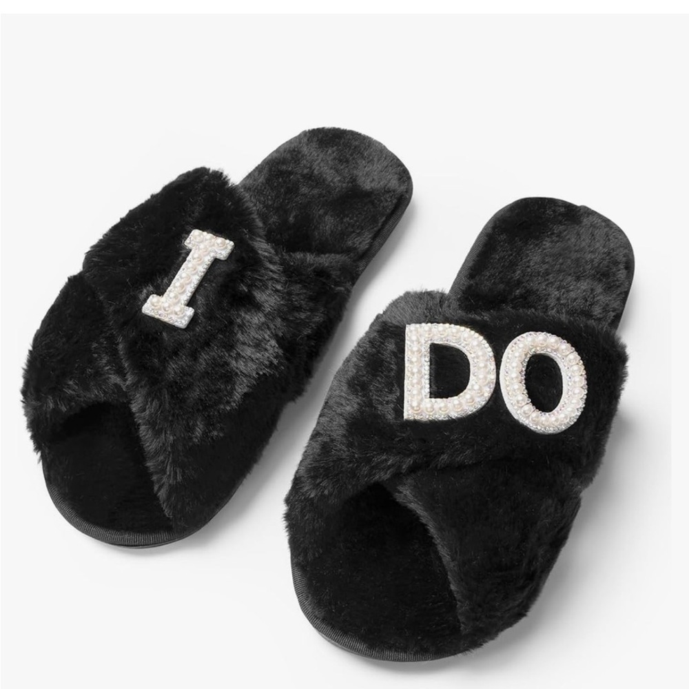 New Faux Fur “I Do” Bridal Slippers in Black w Pearl Detail sz 8-9